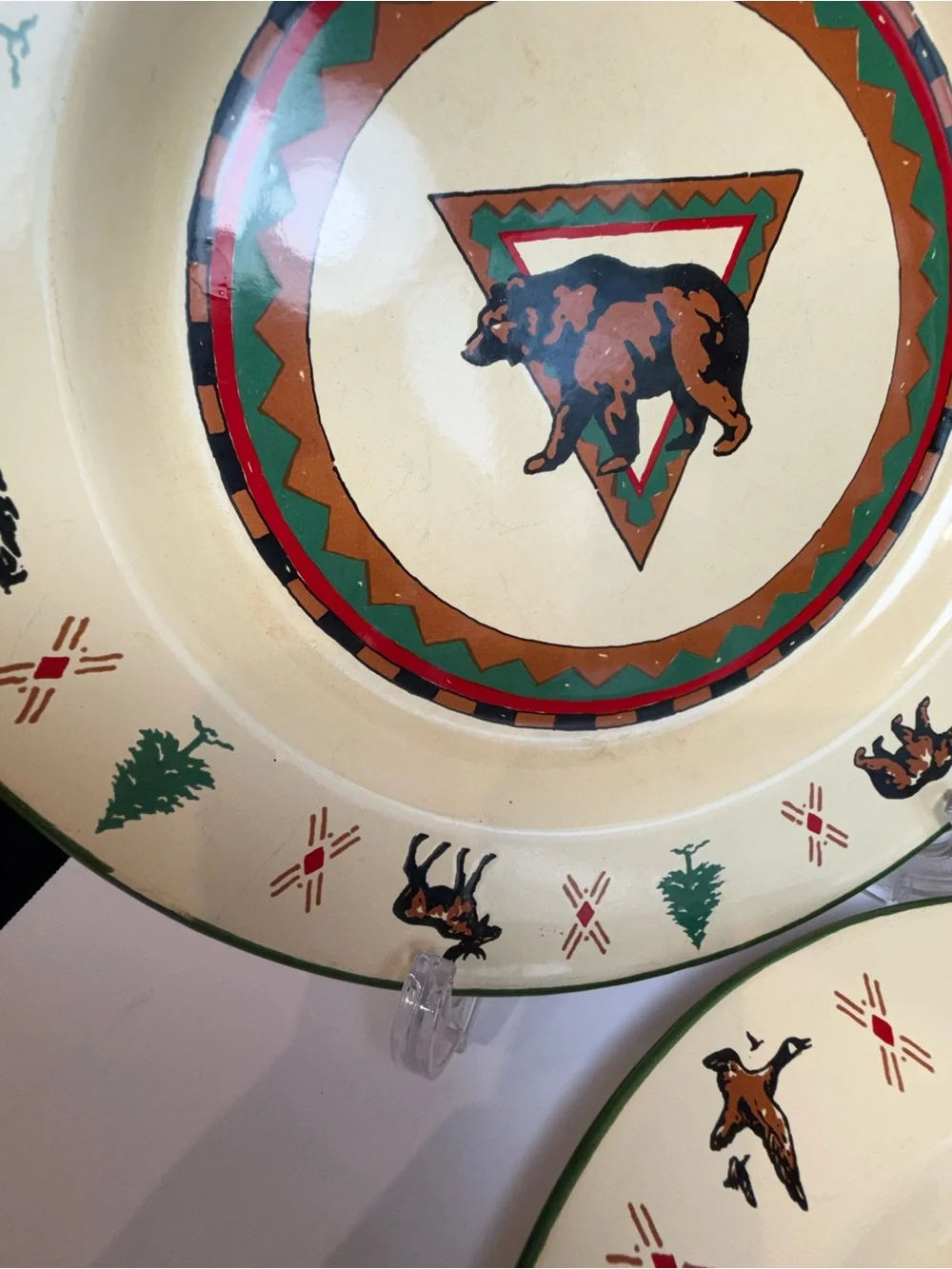 Set of 5 Lodge Enamel Midwest of Cannon Falls Plates - 4 Dinner Plates, 1 Serve